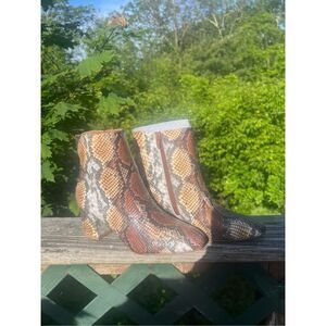 Chinese laundry Snakeskin Ankle Boots Sz 7.5 NIB